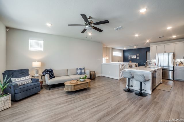 8851 Oakland Rd Unit 14, San Antonio, TX 78240