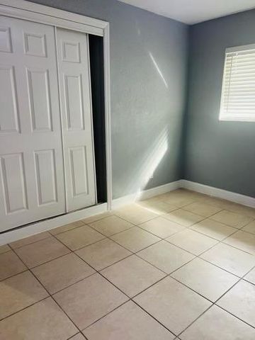 2844 SW 3rd Ct, Fort Lauderdale, FL 33312