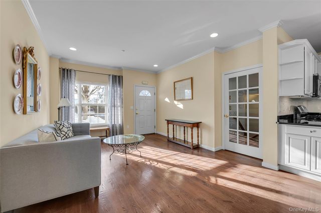 286 Spring Drive 286, East Meadow, NY 11554