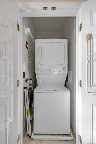 286 Spring Drive 286, East Meadow, NY 11554