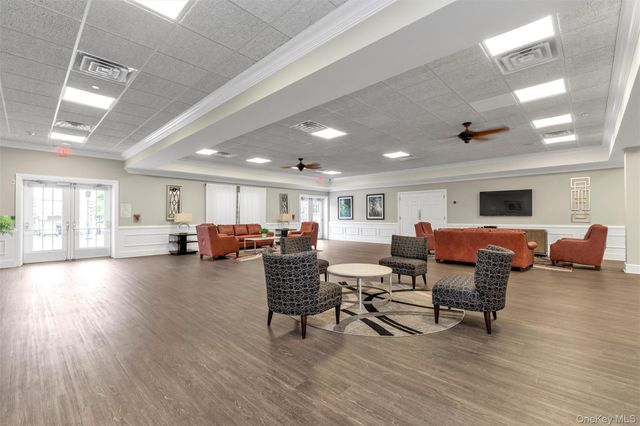 286 Spring Drive 286, East Meadow, NY 11554