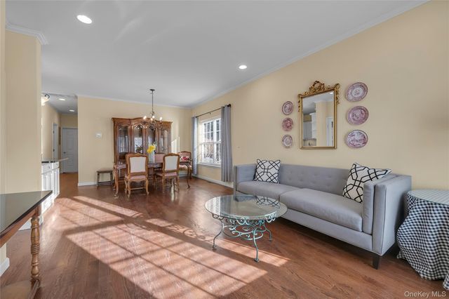 286 Spring Drive 286, East Meadow, NY 11554