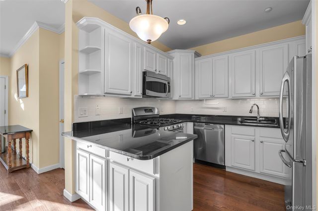 286 Spring Drive 286, East Meadow, NY 11554