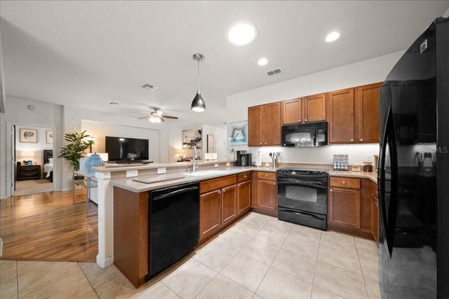 9841 SW 75TH STREET ROAD, Ocala, FL 34481