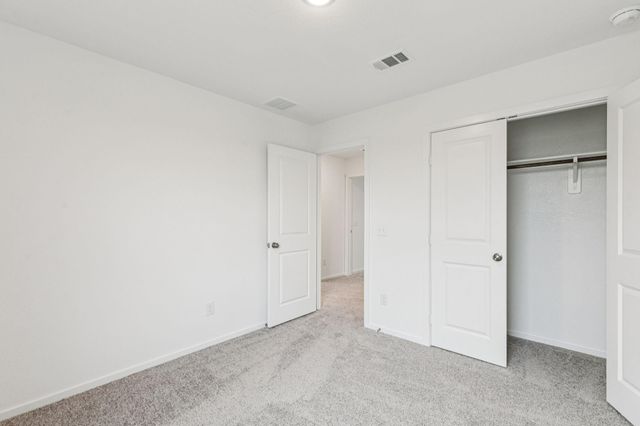 1009 S Oakhurst Drive, Dayton, TX 77535