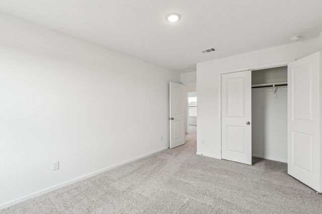 1009 S Oakhurst Drive, Dayton, TX 77535