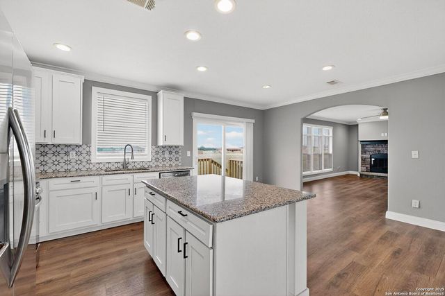 173 Medina Verde, Natalia, TX 78059