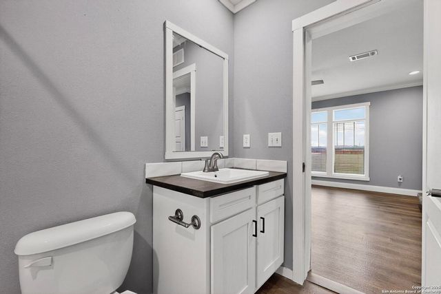 173 Medina Verde, Natalia, TX 78059