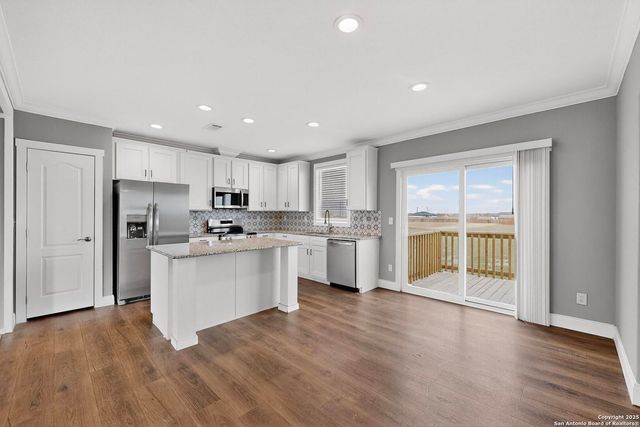 173 Medina Verde, Natalia, TX 78059