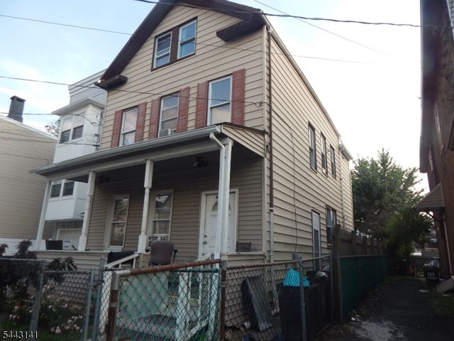 626 Fulton St, Elizabeth City, NJ 07206