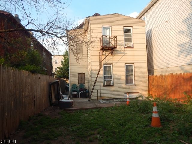 626 Fulton St, Elizabeth City, NJ 07206