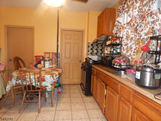 626 Fulton St, Elizabeth City, NJ 07206