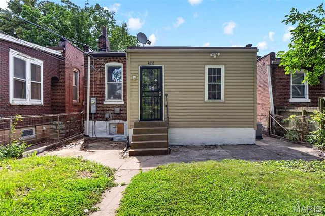 4651 Tennessee Avenue, St Louis, MO 63111