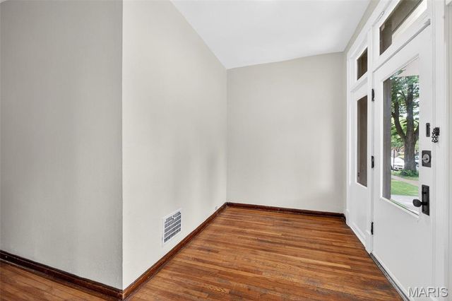 4651 Tennessee Avenue, St Louis, MO 63111