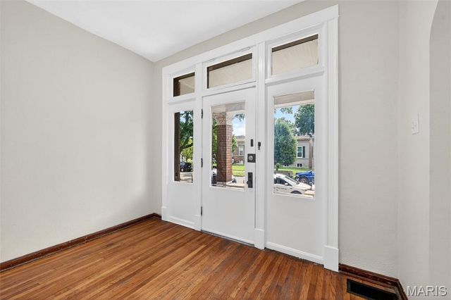 4651 Tennessee Avenue, St Louis, MO 63111