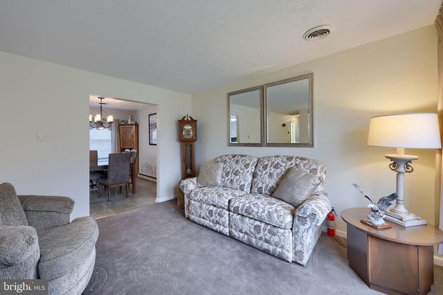 310 DORWART CIR, Etters, PA 17319