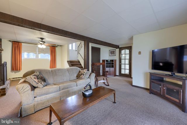 310 DORWART CIR, Etters, PA 17319