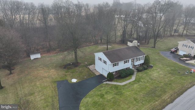 310 DORWART CIR, Etters, PA 17319