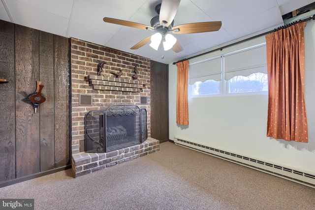 310 DORWART CIR, Etters, PA 17319