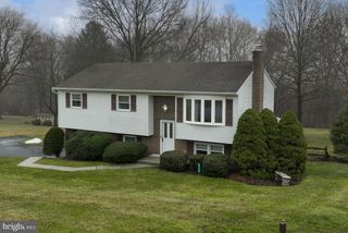 310 DORWART CIR, Etters, PA 17319