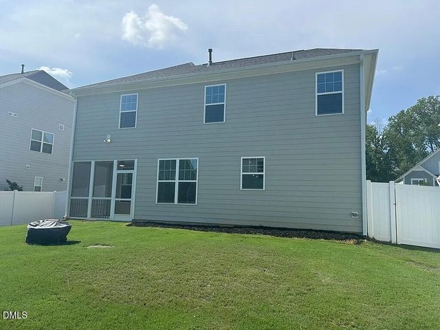 621 Ressler Street, Holly Springs, NC 27540