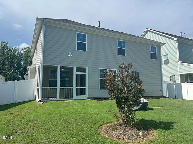 621 Ressler Street, Holly Springs, NC 27540