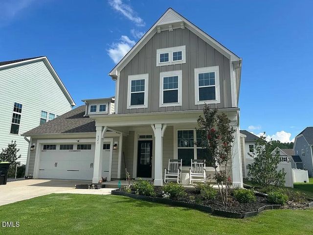 621 Ressler Street, Holly Springs, NC 27540