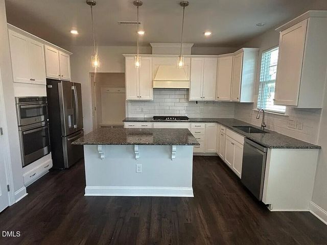 621 Ressler Street, Holly Springs, NC 27540