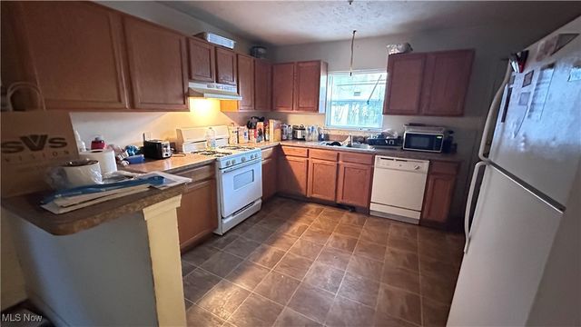 10704 Amor Avenue, Cleveland, OH 44108