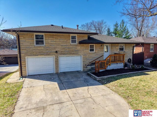 3345 Hillside Street, Lincoln, NE 68506