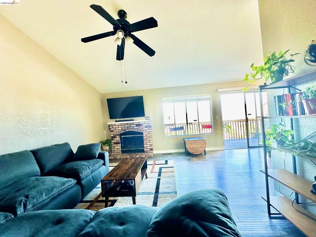 222 Manuel Ct, Bay Point, CA 94565