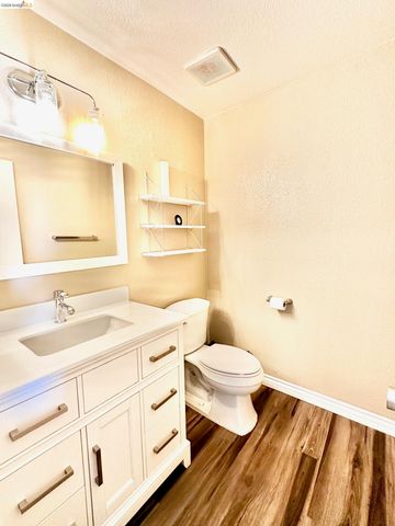 222 Manuel Ct, Bay Point, CA 94565