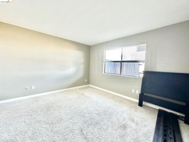 222 Manuel Ct, Bay Point, CA 94565