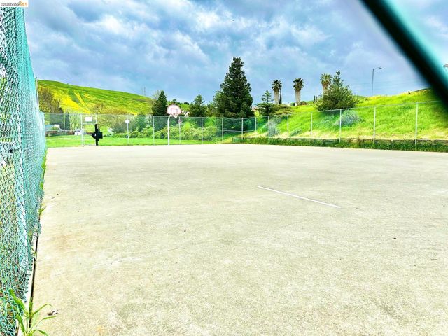 222 Manuel Ct, Bay Point, CA 94565