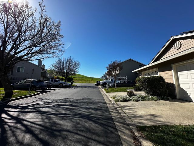 222 Manuel Ct, Bay Point, CA 94565