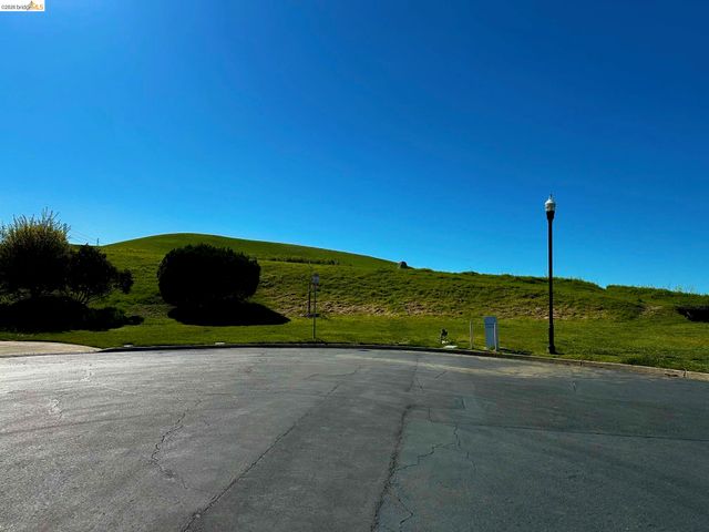 222 Manuel Ct, Bay Point, CA 94565