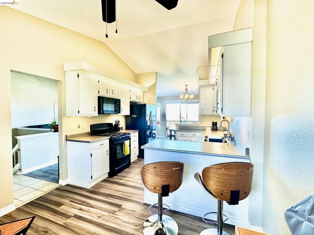 222 Manuel Ct, Bay Point, CA 94565