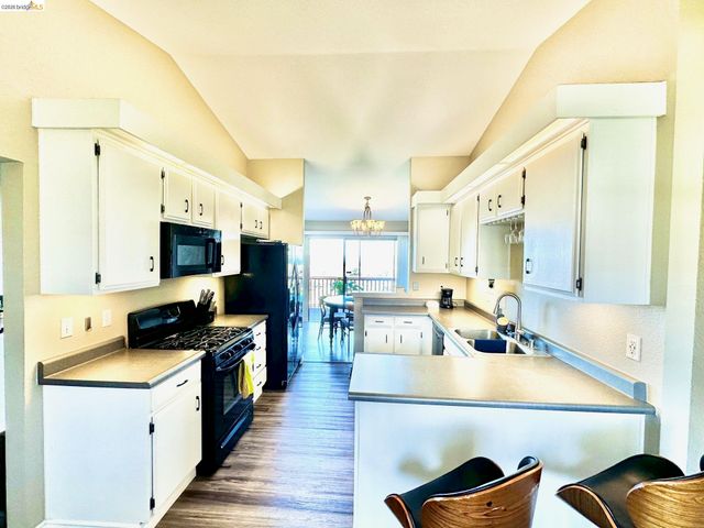 222 Manuel Ct, Bay Point, CA 94565
