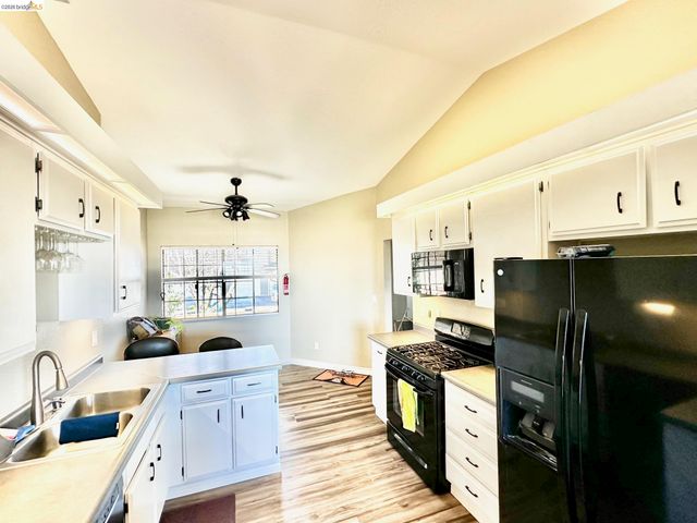 222 Manuel Ct, Bay Point, CA 94565