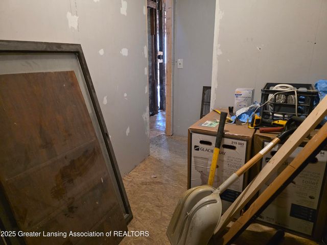 2805 W Washtenaw Street, Lansing, MI 48917