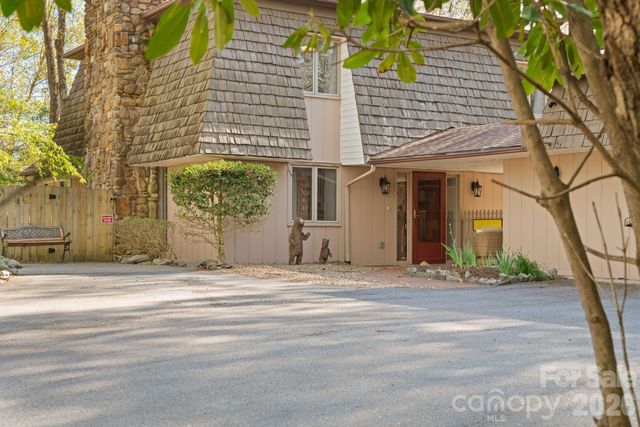 363 S Sequoyah Lane, Brevard, NC 28712