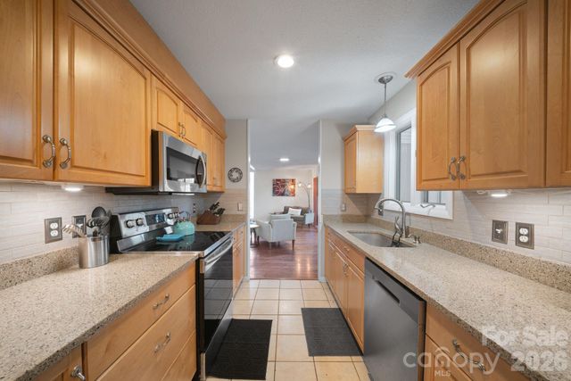 363 S Sequoyah Lane, Brevard, NC 28712