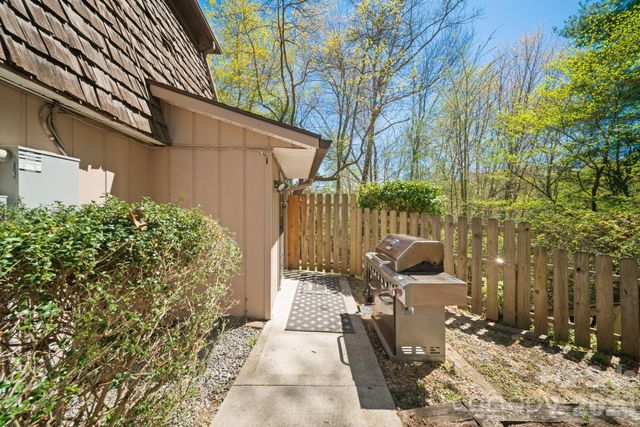 363 S Sequoyah Lane, Brevard, NC 28712