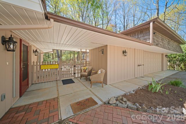 363 S Sequoyah Lane, Brevard, NC 28712