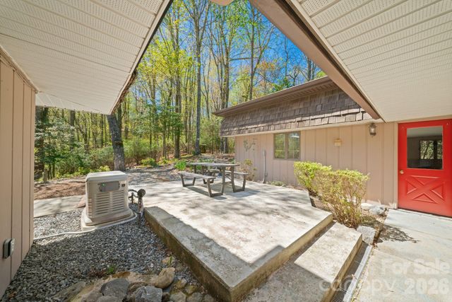 363 S Sequoyah Lane, Brevard, NC 28712