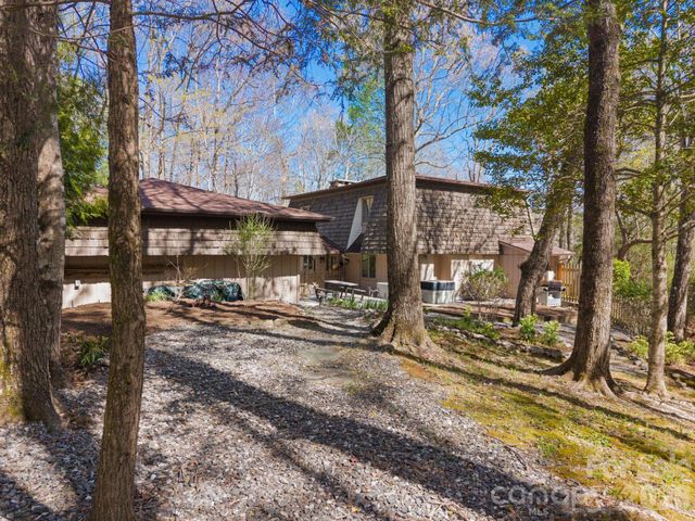 363 S Sequoyah Lane, Brevard, NC 28712