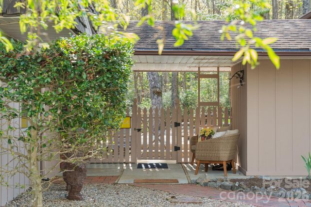 363 S Sequoyah Lane, Brevard, NC 28712