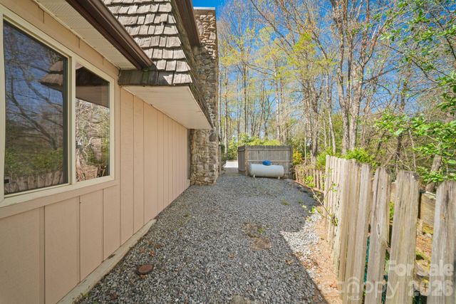 363 S Sequoyah Lane, Brevard, NC 28712