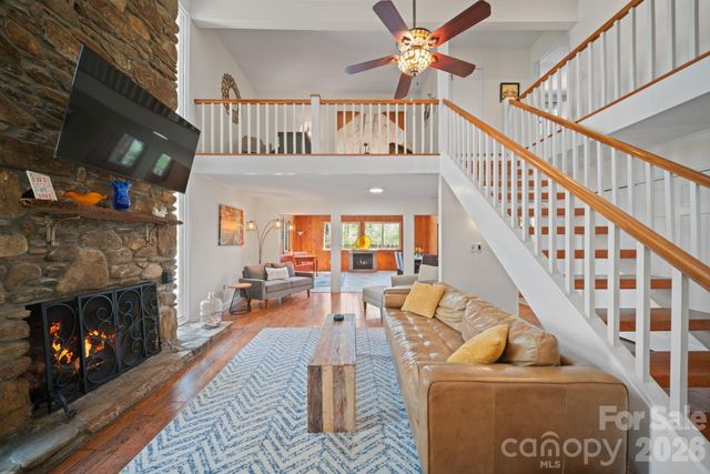 363 S Sequoyah Lane, Brevard, NC 28712