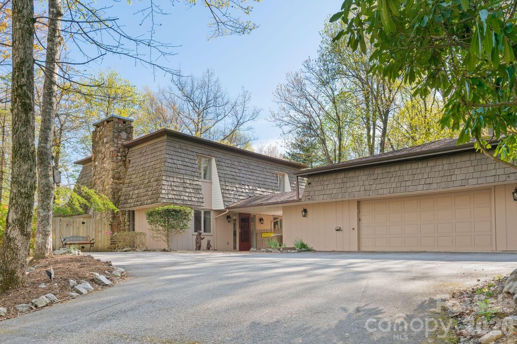 363 S Sequoyah Lane, Brevard, NC 28712